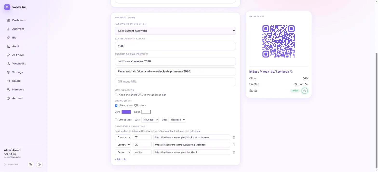 woox.be link editor with advanced options and a live styled QR code preview